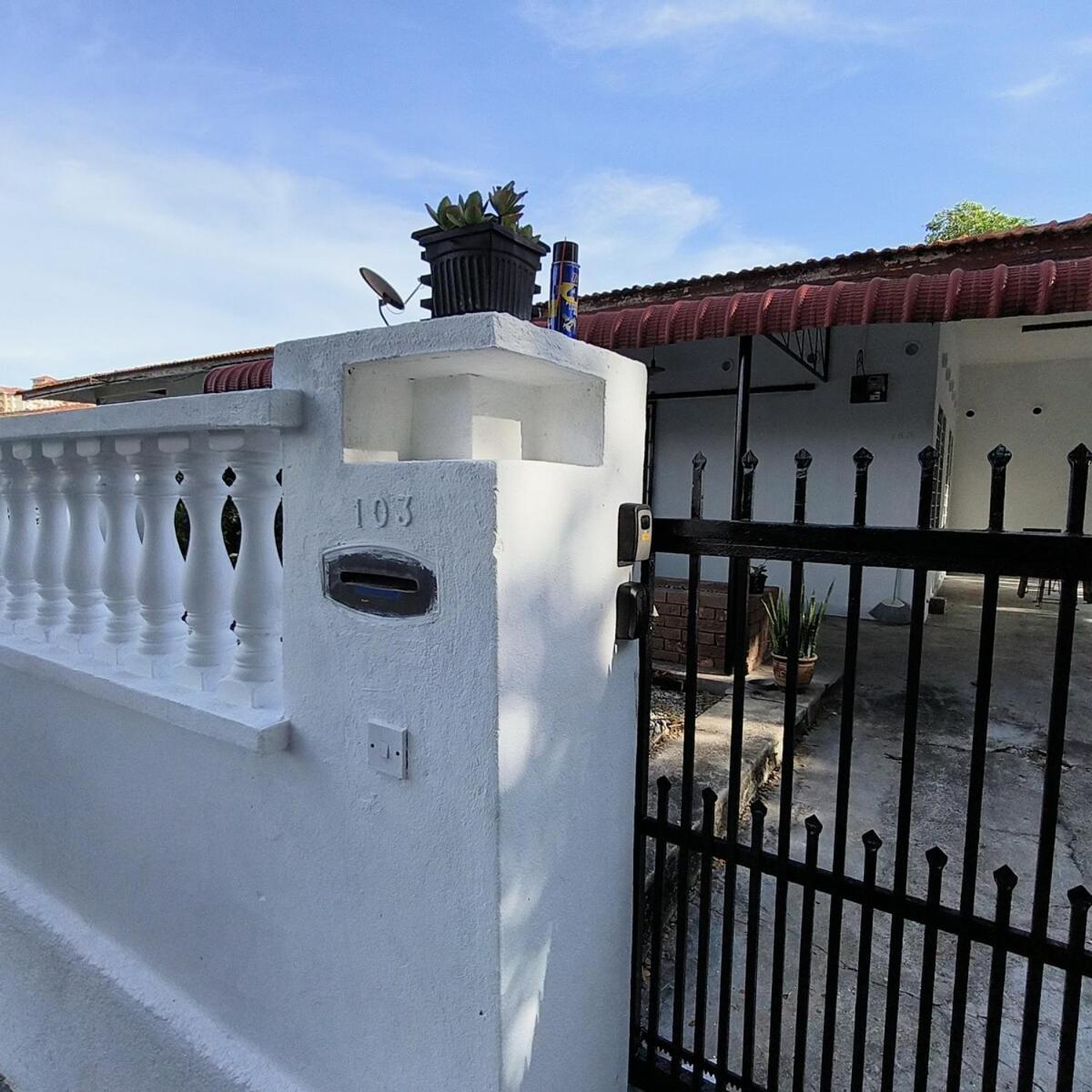 Tg103A Pet Friendly 15Pax, Near Beach Side Tanjung Bungah  Exterior foto