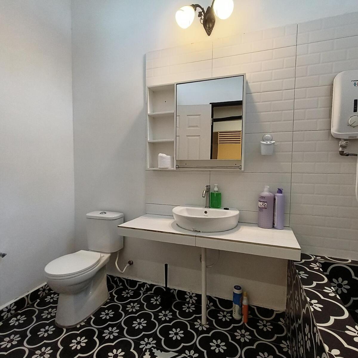 Tg103A Pet Friendly 15Pax, Near Beach Side Tanjung Bungah  Exterior foto